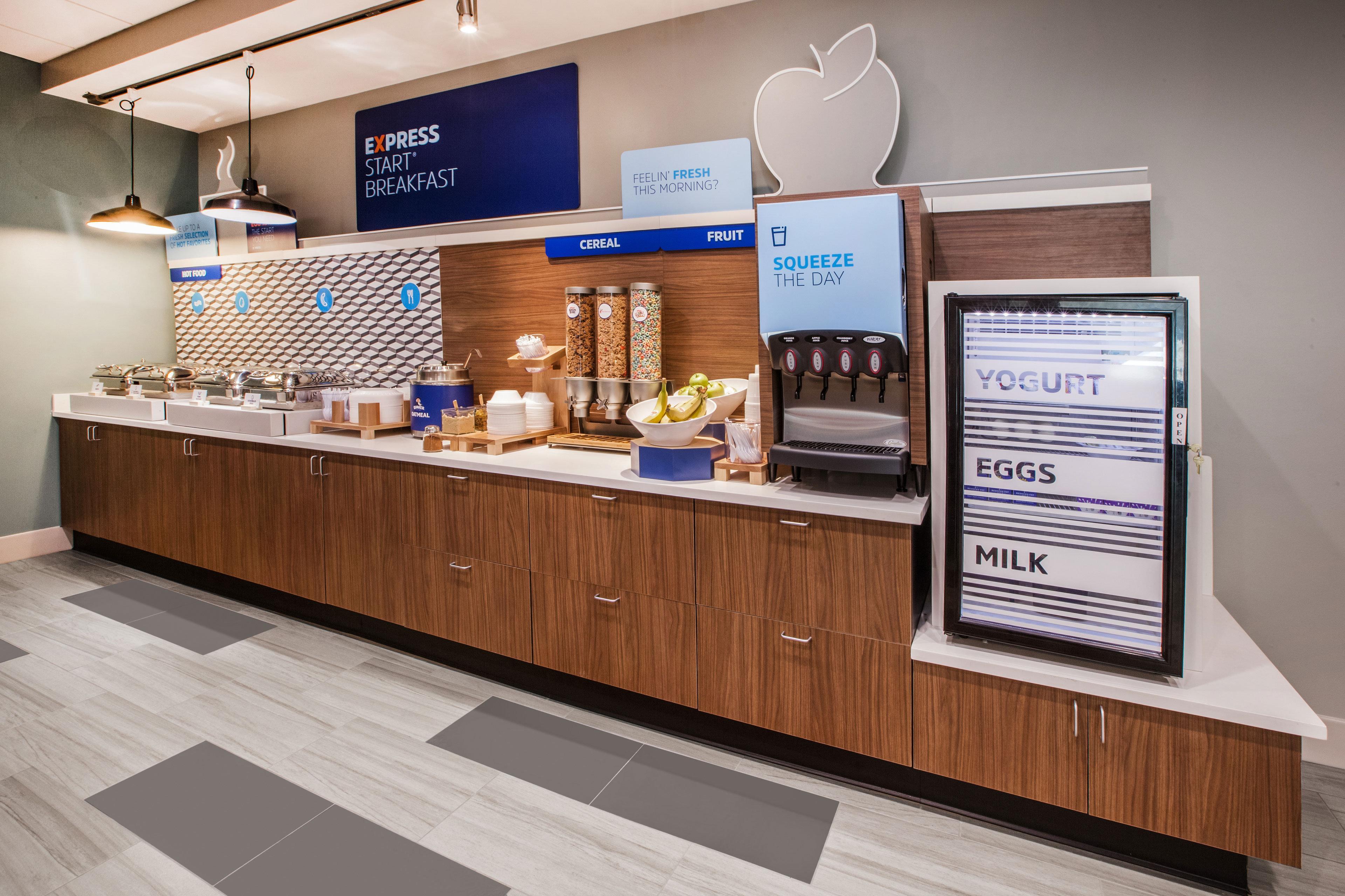 Holiday Inn Express & Suites - Oxford By Ihg Экстерьер фото