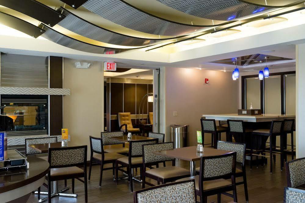 Holiday Inn Express & Suites - Oxford By Ihg Экстерьер фото